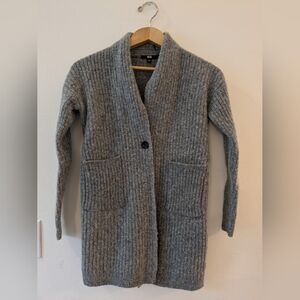 Uniqlo 100% wool gray sweater size XS